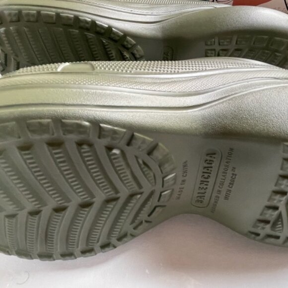 LUXURY DESIGNER ALERT!  Balenciaga Mule Rubber Crocs - Picture 6 of 16